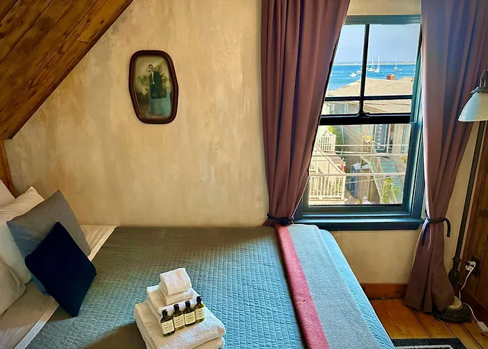 Crew\'S Quarters Boarding House - Caters To Men