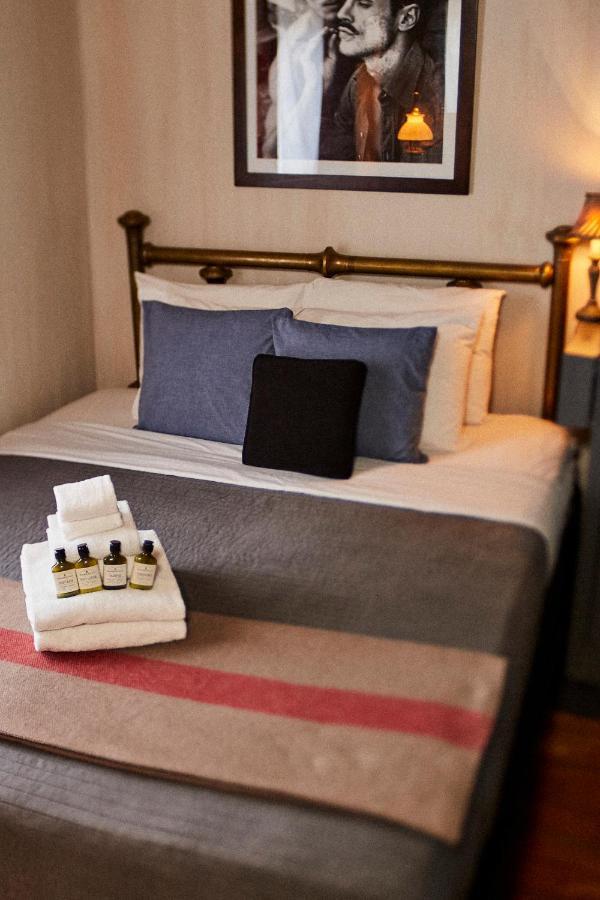 Guest house Crew's Quarters Boarding House - Caters To Men Provincetown
