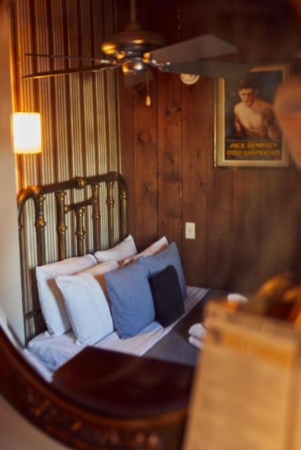 Crew's Quarters Boarding House - Caters To Men Provincetown