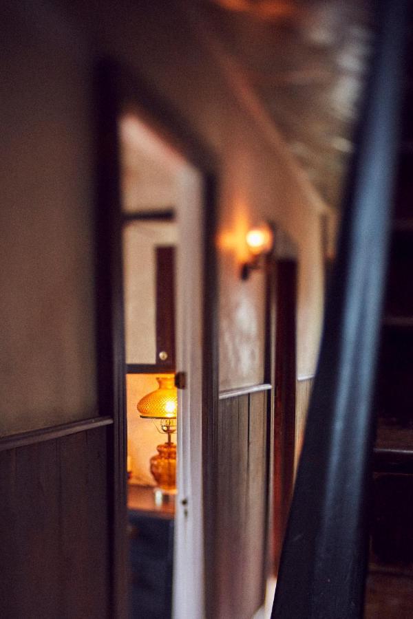 Crew's Quarters Boarding House - Caters To Men Guest house