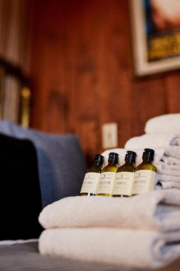 Crew's Quarters Boarding House - Caters To Men Provincetown