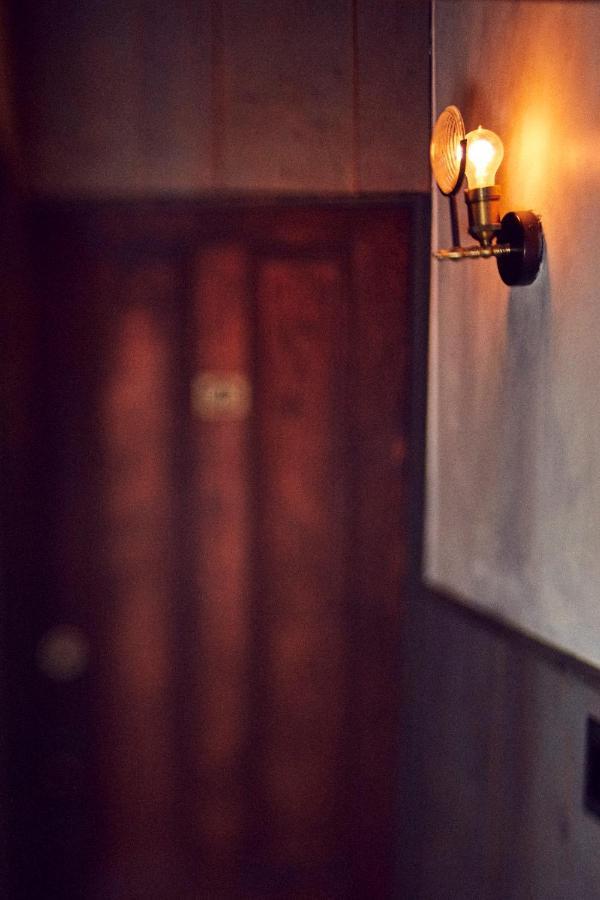 Crew's Quarters Boarding House - Caters To Men Guest house 2*